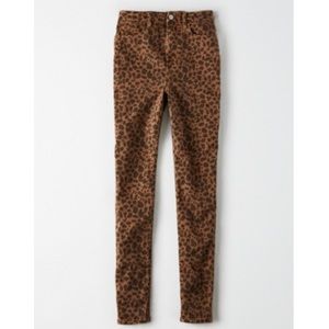 Leopard Print Curvy Super High-Waisted Jeggings